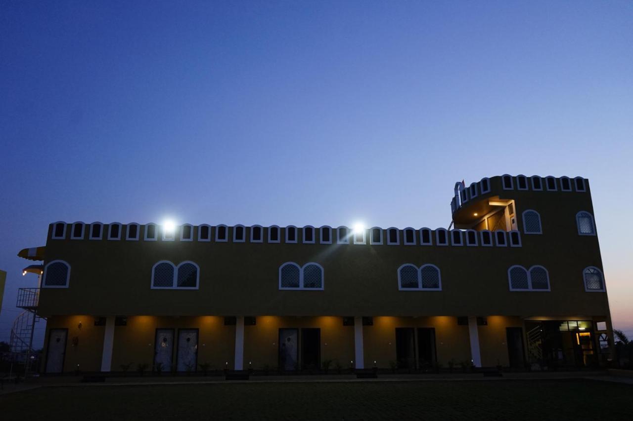 Ratna Mahal Dhāmnod Exterior foto